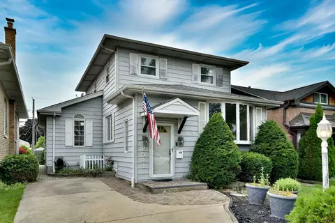 2544 N Spruce St, River Grove, IL 60171