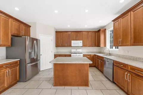 Kitchen - 1909 Caton Ridge Dr, Plainfield, IL 60586 photo 3 of 3