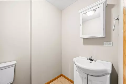 Bath - 1909 Caton Ridge Dr, Plainfield, IL 60586 photo 4 of 4