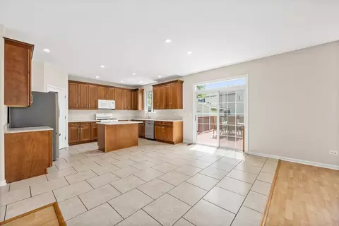 Kitchen - 1909 Caton Ridge Dr, Plainfield, IL 60586 photo 1 of 3