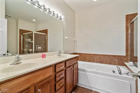 Bath - 1972 Osprey Ct, Bartlett, IL 60103 photo 1 of 3
