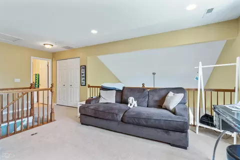 Entry Way - 1972 Osprey Ct, Bartlett, IL 60103 photo 2 of 2