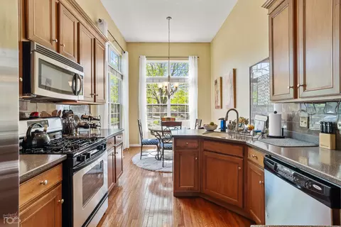 Kitchen - 1972 Osprey Ct, Bartlett, IL 60103 photo 1 of 3