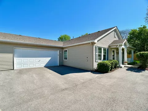 51 Wingate Ct, Oswego, IL 60543