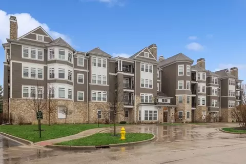149 W Kennedy Ln #408, Hinsdale, IL 60521
