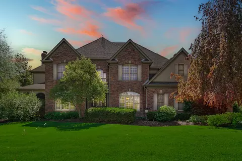 4102 Carlisle Dr, Crystal Lake, IL 60012