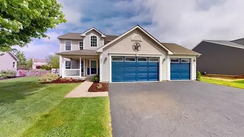 907 Chestnut Cir, Sandwich, IL 60548