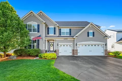 12550 Garlieb Dr, Huntley, IL 60142