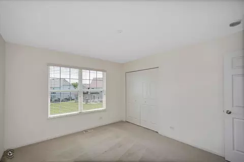 Bedroom - 2105 Hearthstone Dr, Bartlett, IL 60103 photo 1 of 4