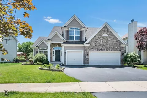 Exterior - 2105 Hearthstone Dr, Bartlett, IL 60103 photo 2 of 4