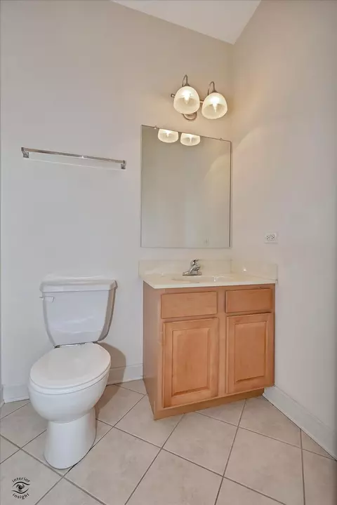 Bath - 2105 Hearthstone Dr, Bartlett, IL 60103 photo 4 of 4