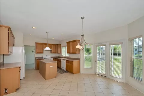 Kitchen - 2105 Hearthstone Dr, Bartlett, IL 60103 photo 1 of 2