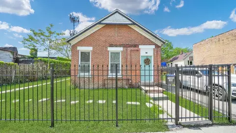 214 N Francisco Ave, Chicago, IL 60612