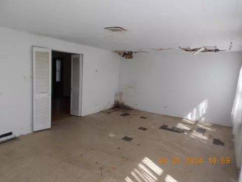 Living - 12920 Mccarthy Rd, Lemont, IL 60439 photo 2 of 2
