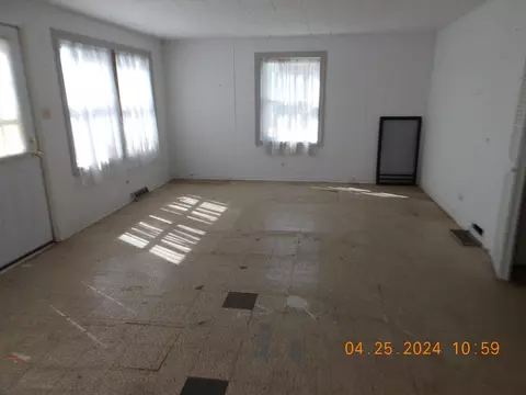 Living - 12920 Mccarthy Rd, Lemont, IL 60439 photo 1 of 2