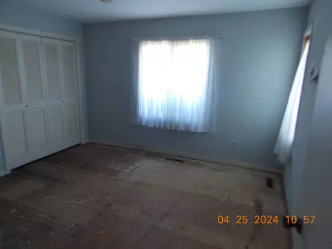 Bedroom - 12920 Mccarthy Rd, Lemont, IL 60439 photo 3 of 3