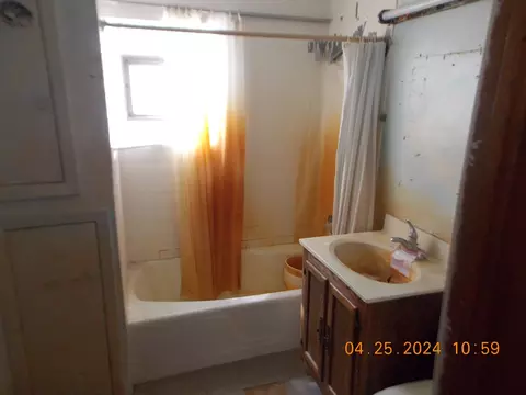 Bath - 12920 Mccarthy Rd, Lemont, IL 60439 photo 2 of 2