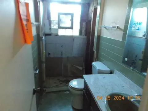 Bath - 12920 Mccarthy Rd, Lemont, IL 60439 photo 1 of 2