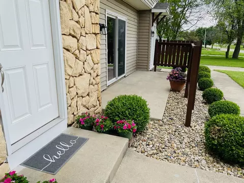 1511 Hancock Dr #A, Normal, IL 61761 photo 3