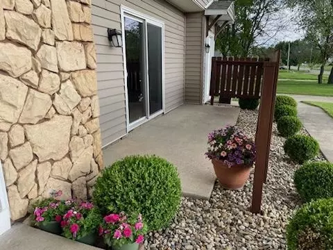1511 Hancock Dr #A, Normal, IL 61761 photo 2