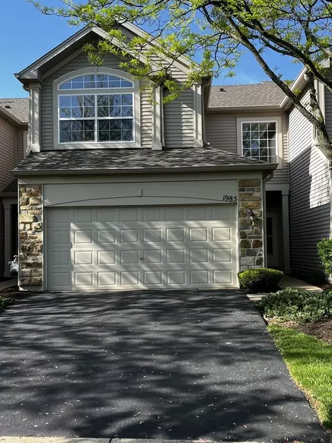 1985 Misty Ridge Ln, Aurora, IL 60503
