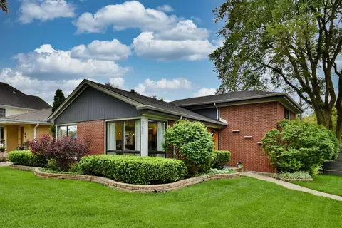 760 S Bryan St, Elmhurst, IL 60126