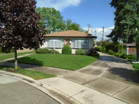 6957 Hamilton Dr, Niles, IL 60714