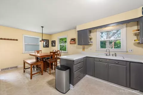 521 Crest Dr, Cary, IL 60013 photo 5