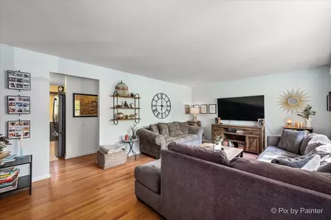 521 Crest Dr, Cary, IL 60013 photo 3