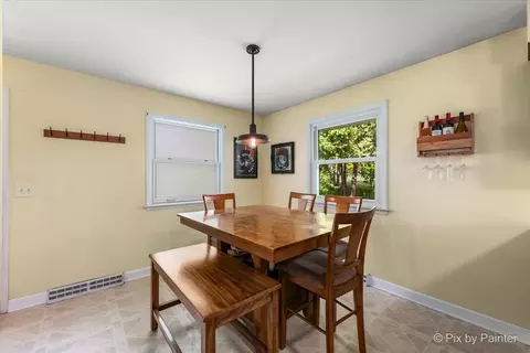 521 Crest Dr, Cary, IL 60013 photo 8