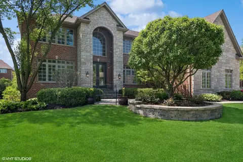 36 Ford Ln, Naperville, IL 60565
