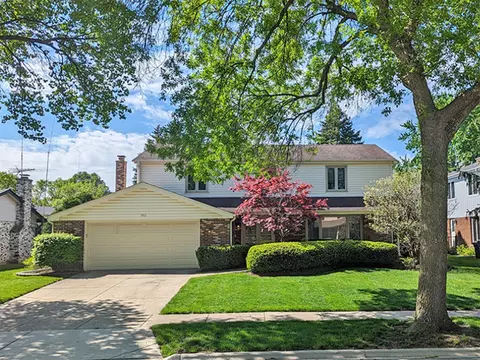 1711 E Burr Oak Dr, Arlington Heights, IL 60004