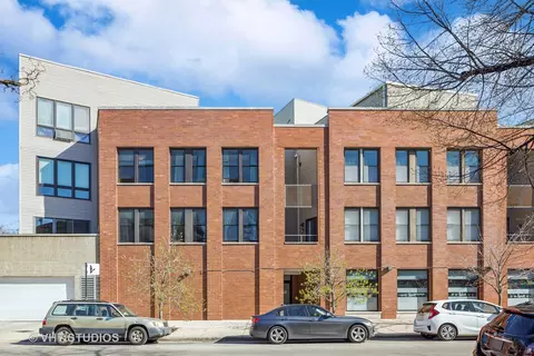 2040 W Belle Plaine Ave #309, Chicago, IL 60618