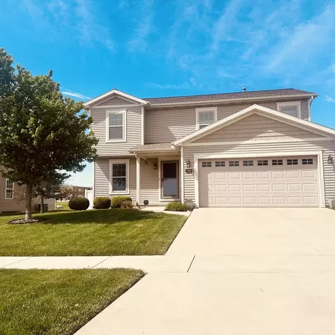 218 Springdale Ave, Bloomington, IL 61704
