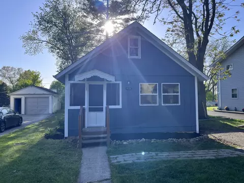 413 Foster Rd, Wauconda, IL 60084