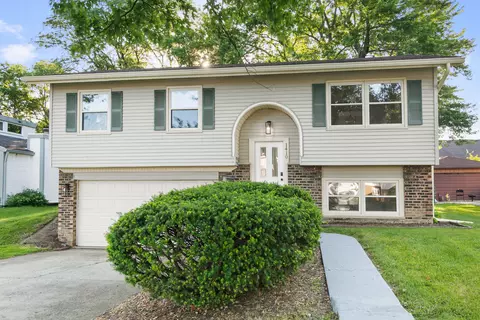 1410 Summit Dr, Lockport, IL 60441