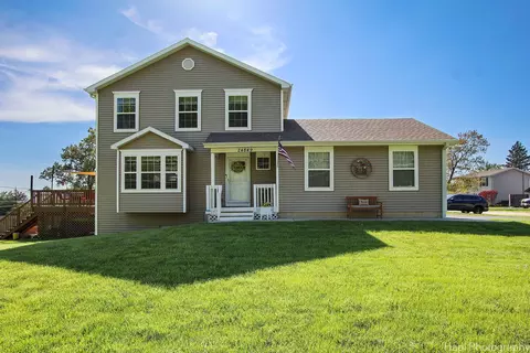24849 W Park Ave, Lake Villa, IL 60046