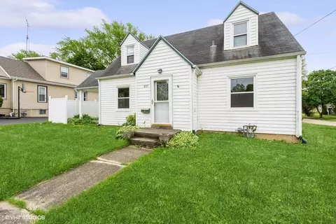 805 Julien St, Belvidere, IL 61008