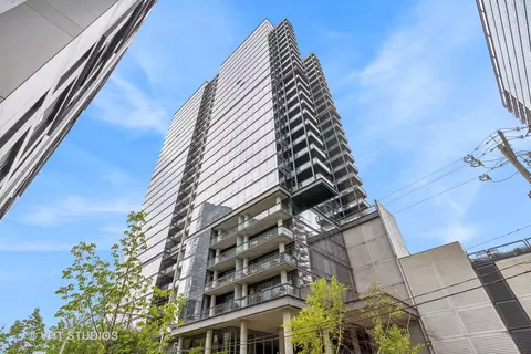 860 W Blackhawk St #405, Chicago, IL 60642
