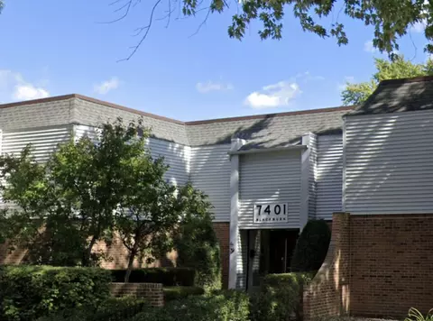 7401 Blackburn Ave #104, Downers Grove, IL 60516
