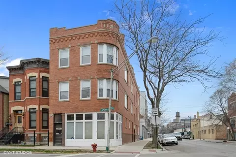 1800 W Superior St #1S, Chicago, IL 60622