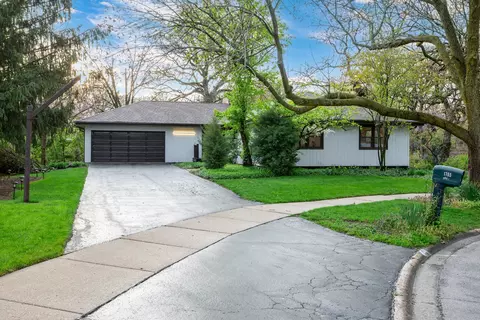1765 Deerpath Ct, Naperville, IL 60565