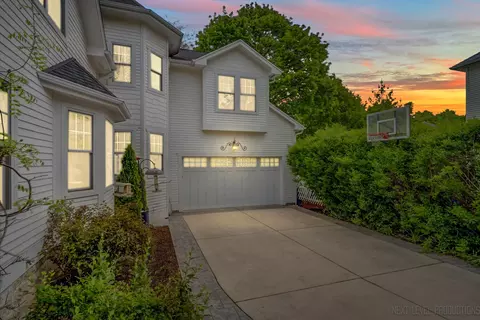 Exterior - 315 W Forest Ave, Wheaton, IL 60187 photo 2 of 5