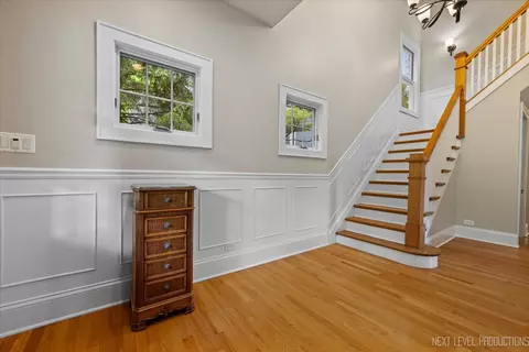Entry Way - 315 W Forest Ave, Wheaton, IL 60187 photo 1 of 2