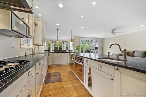 Kitchen - 315 W Forest Ave, Wheaton, IL 60187 photo 2 of 4