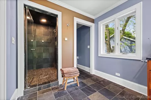 Bath - 315 W Forest Ave, Wheaton, IL 60187 photo 3 of 3