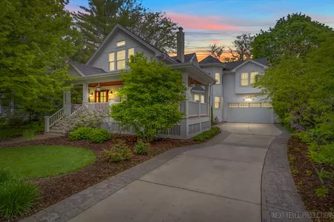 315 W Forest Ave, Wheaton, IL 60187