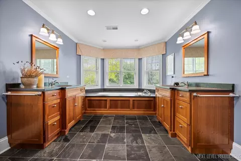 Bath - 315 W Forest Ave, Wheaton, IL 60187 photo 2 of 3