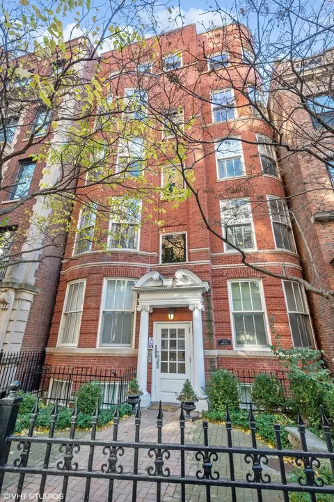 1216 N Astor St #2B, Chicago, IL 60610
