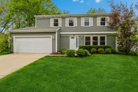 8 Alexandria Dr, Vernon Hills, IL 60061